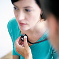 woman-doctor-checkup-copd