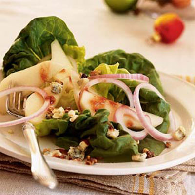pear-walnut-blue-cheese-salad