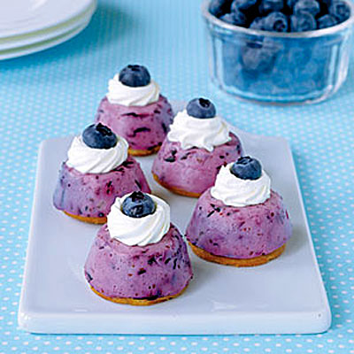 mini-blueberry-cheesecakes