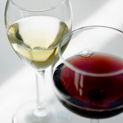 Happy National Drink Wine Day! red white wine 400x400 Happy National Drink Wine Day!