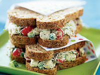 salad-chicken-sandwich