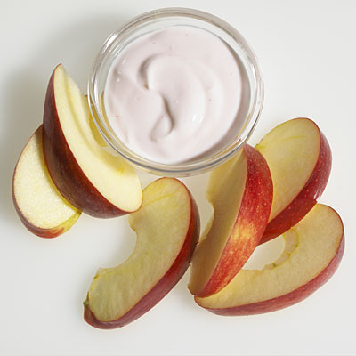 http://img2.timeinc.net/health/images/healthy-diet/apple-yogurt-snack-400x400.jpg
