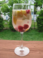 sangria healthy cocktail 150 4 Ways to Have a Healthy Happy Hour on a Diet