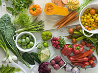 colorful-vegetable-table