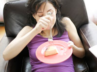 woman weekend dessert 200 Is Your Diet Not Working? Blame the Weekends