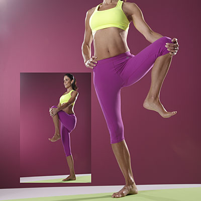 bethenny-knee-hold