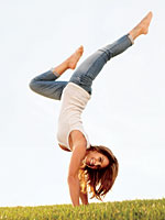 jillian-michaels-handstand