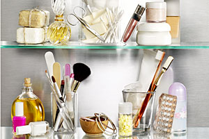 messy-medicine-cabinet