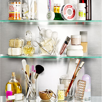 messy-medicine-cabinet