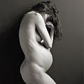 pregnancy-belly-hiding