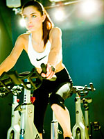 woman-spinning-bike