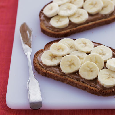 almond-banana-toast