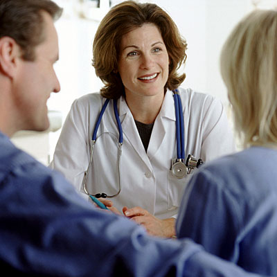 doctor-couple-injection