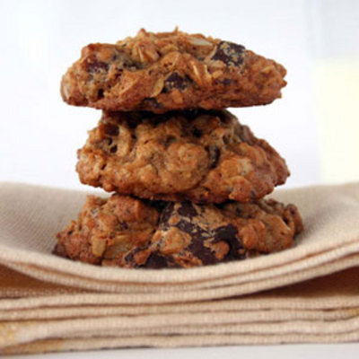 oatmeal-date-chocolate-cookie