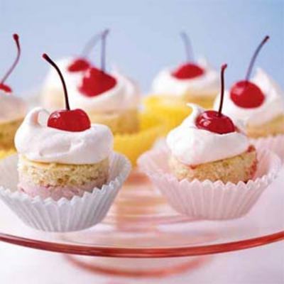  Cream Birthday Cake on Mini Ice Cream Cakes   Desserts For 300 Calories Or Less   Health Com