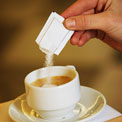 pouring-sugar-glucagon