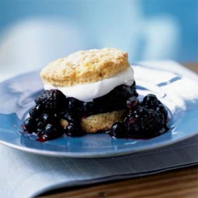 blackberry-shortcakes