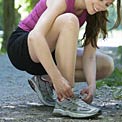 tie-sneakers-trail