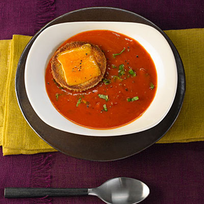 tomato-basil-soup-cheddar-croute