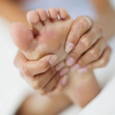 woman-foot-pain