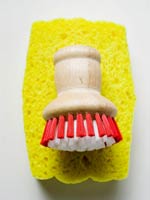 yellow-sponge-scrub-brush