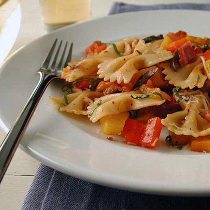 Garlic and Bell Pepper Farfalle Recipe