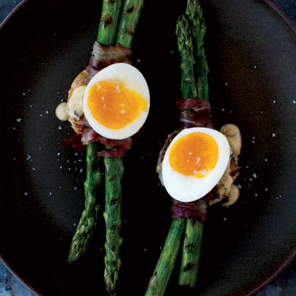 grilled-asparagus-6-minute-egg Recipe