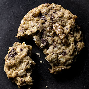 oatmeal-chocolate-walnut-cookies
