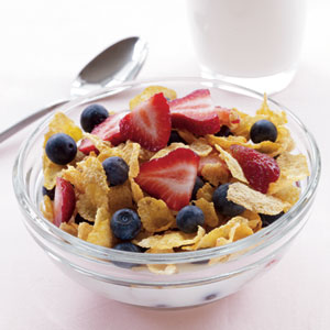 cornflakes-milk-berries
