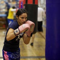 girl-boxing-gloves