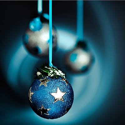blue-christmas-ornaments