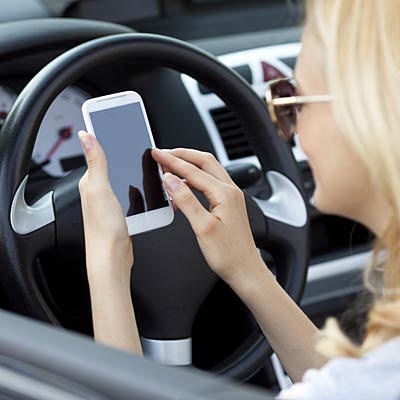 texting-and-driving-multitasking