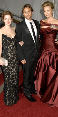 Gala for the Metropolitan Museums Costume Institute Exhibition: AngloMania - Parties - Celebrities - In Style :  celebrities oscar de la renta charlize theron drew barrymore