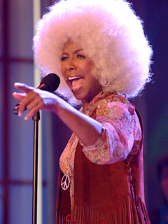 Natalie Cole[MDASH]who doesn’t seem to have aged since the seventies[MDASH]performed in full regalia.