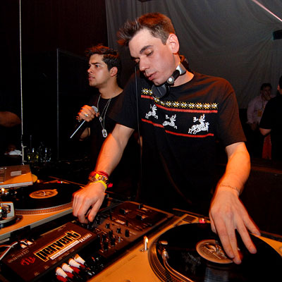 Wilmer Valderrama, DJ AM, New Year's Eve 2005