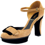 Suede pumps, Fendi.
