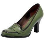 Leather pumps, Naturalizer.