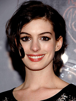 Anne Hathaway Yacht. hairstyles Anne Hathaway