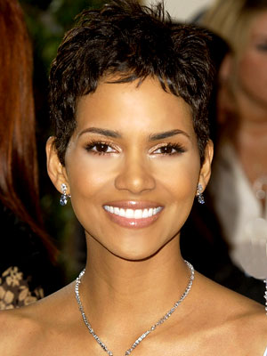 Short hairstyles of Halle Berry pictures 3