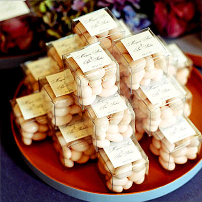 favors