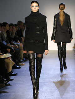 http://img2.timeinc.net/instyle/images/2007/touts/021207_240x320_runway.jpg