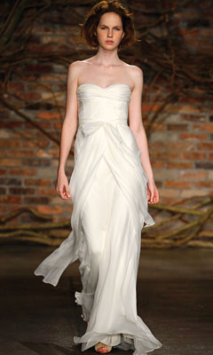 monique lhuillier strapless gown