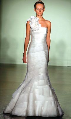 vera wang aymmetrical gown