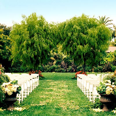 surprising ceremony setting