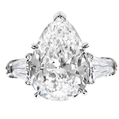 pear-shaped diamond ring