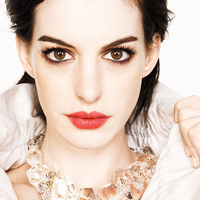 http://img2.timeinc.net/instyle/images/2008/GALLERY/06/061608_hathaway02_400x400.jpg