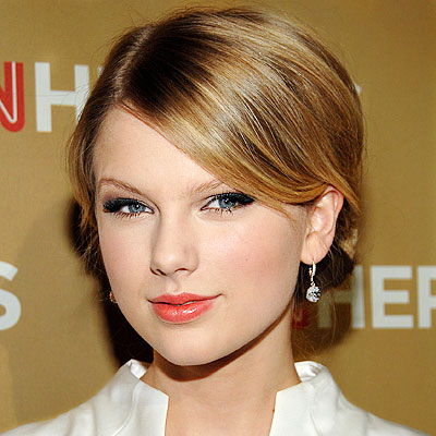 makeup for hooded eyes. Taylor Swift has hooded eyes.