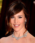 Jennifer Garner, Bobbi Brown Long-Wear Gel Liner in Black, MAC Pigment in Rushmetal, false lashes, eye shadows, mascara