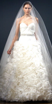 monique lhuillier gown