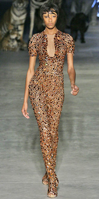 Alexander McQueen - Runway Photos - Spring 2009 Runway at InStyle.com Alexander McQueen - Runway Photos - Spring 2009 Runway at InStyle.com